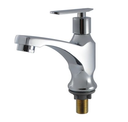 Rubinetto per lavabo a montaggio su piano in ottone con maniglia singola e finitura lucida per bagno