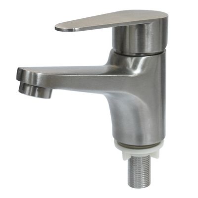 Rubinetto di bagno in cromo di design moderno con rubinetto di acqua in ottone resistente alla corrosione per lavello del bagno